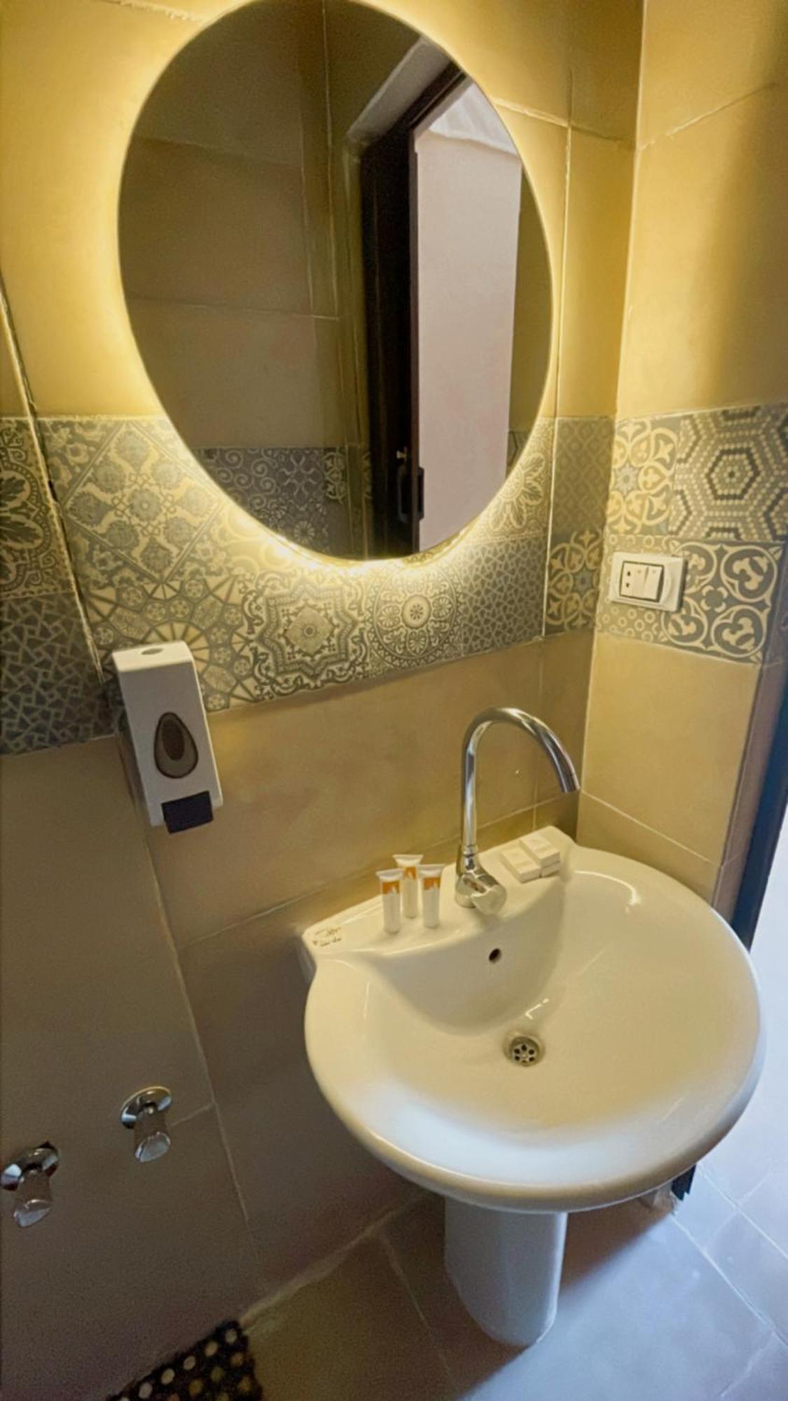 Sami Holiday Inn - Pyramids View Rooftop Al Kawm al Akhdar 外观 照片