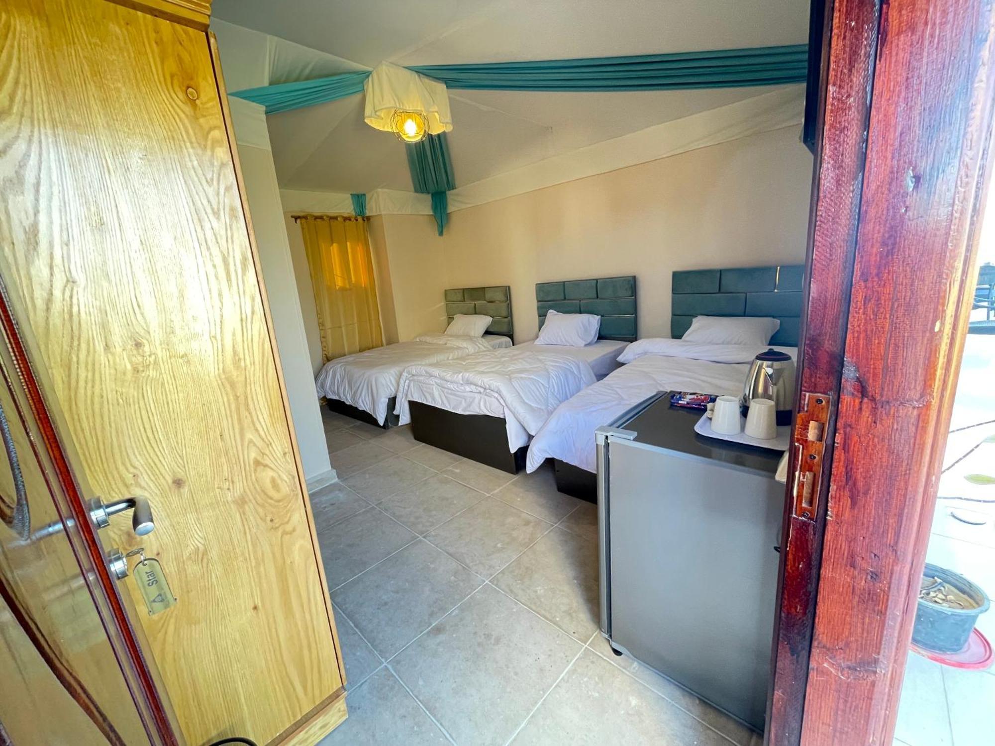 Sami Holiday Inn - Pyramids View Rooftop Al Kawm al Akhdar 外观 照片